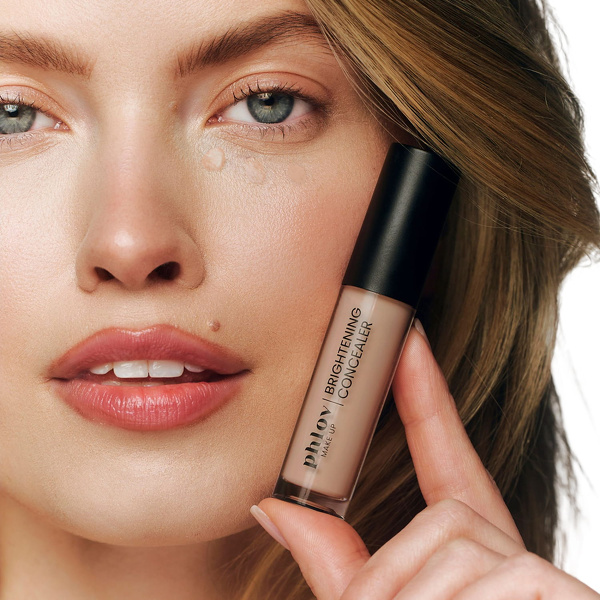 MAKE UP BRIGHTENING CONCEALER 03 DEEP BEIGE